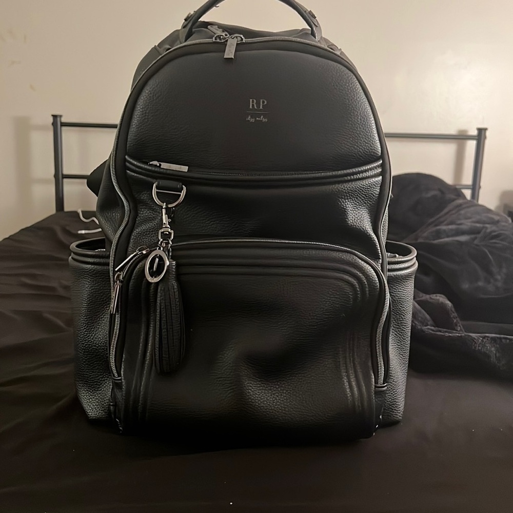 ALL black Rachel Parcell Itzy ritzy boss plus diaper bag